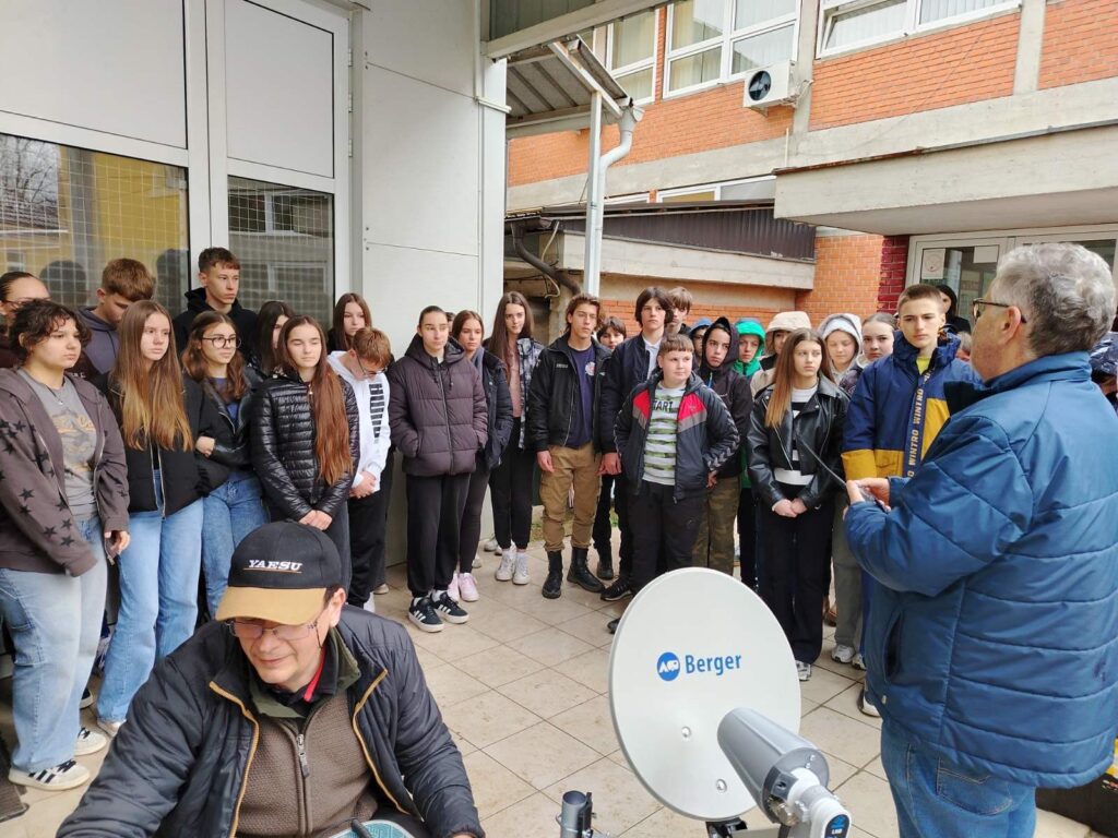 658397013_916696104327764_7833688145974475862_n-1024x768 Promocija radio-amaterskog hobija u ivanjičkom kraju