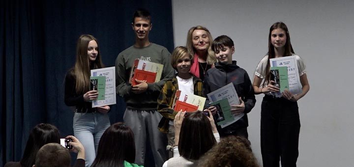 IL-pohvale-recitatori- Opštinska smotra recitatora u Ivanjici: Izabrani najbolji za okružno takmičenje (VIDEO)