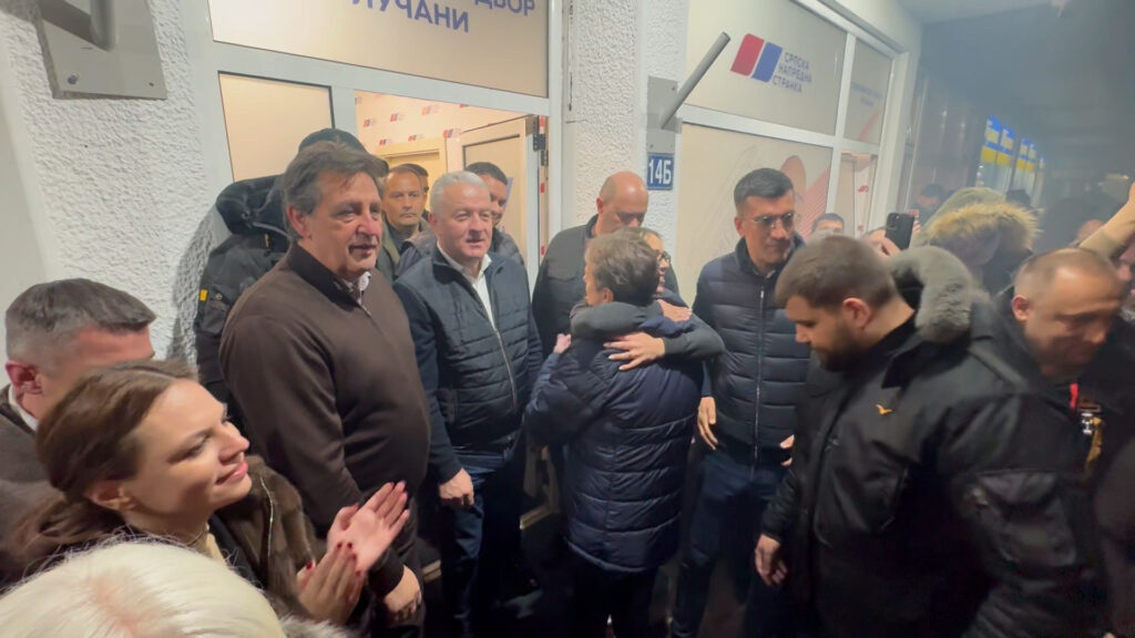 Lucani-SNS-1024x576 SNS 60%, studenti 33%: Visoka izlaznost od gotovo 80 odsto u Lučanima (VIDEO)